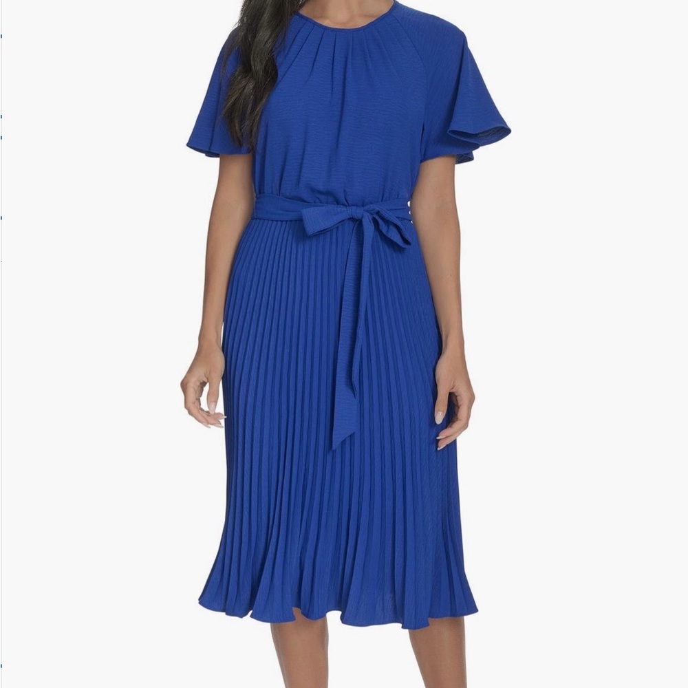 Beautiful Calvin Klein Flutter Sleeve Pleated Dress